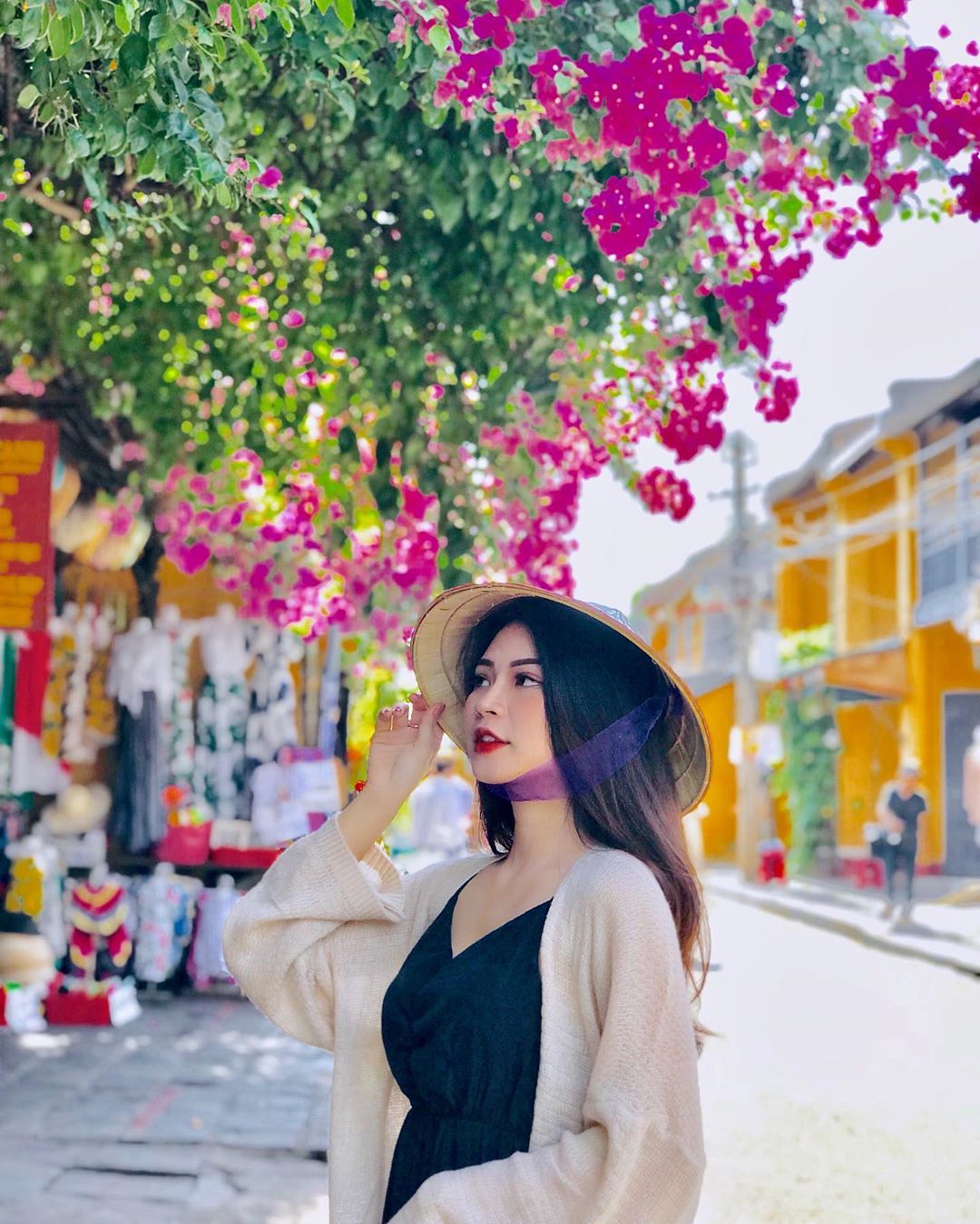 Đẹp mê đắm giàn hoa giấy Hội An – Nơi check in quen thuộc của hàng vạn du khách nơi phố cổ 11